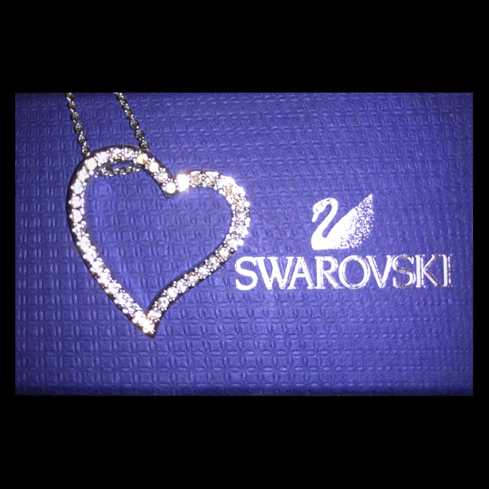Authentic Swarovski Large Heart Necklace❤️❤️❤️